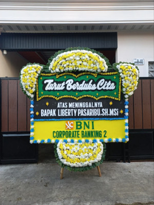 Papan Bunga Duka di Karawang